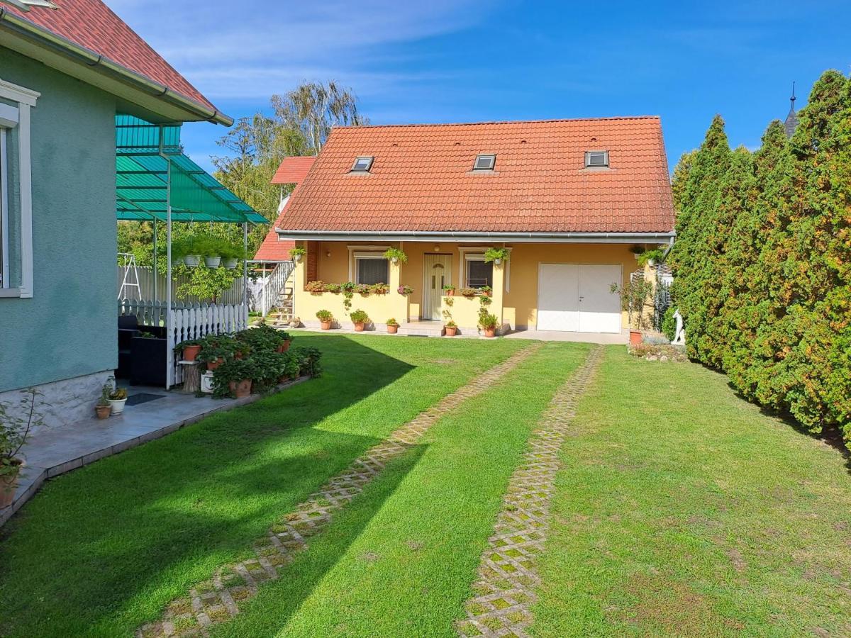 Bianka Apartman Balatonlelle Luaran gambar